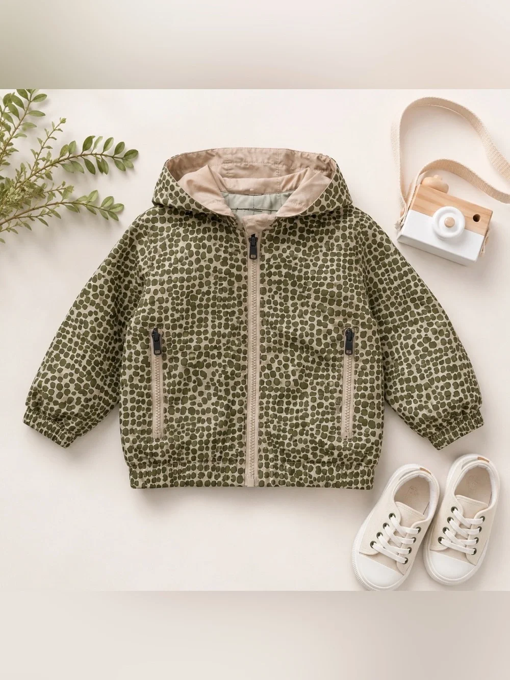 Stella Mccartney kids 2 year old windbreaker with hoodie
